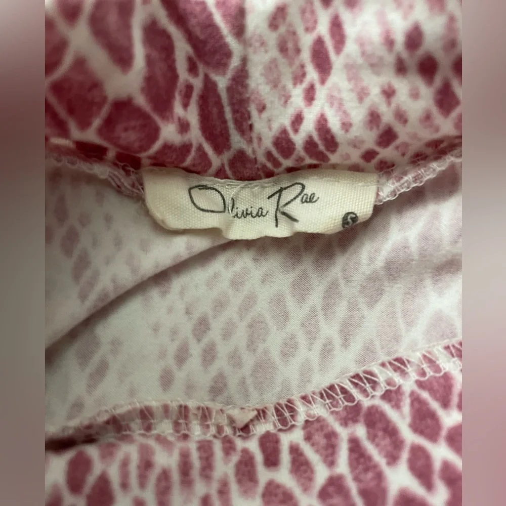 Olivia Rae Pink Top - Picture 2 of 3